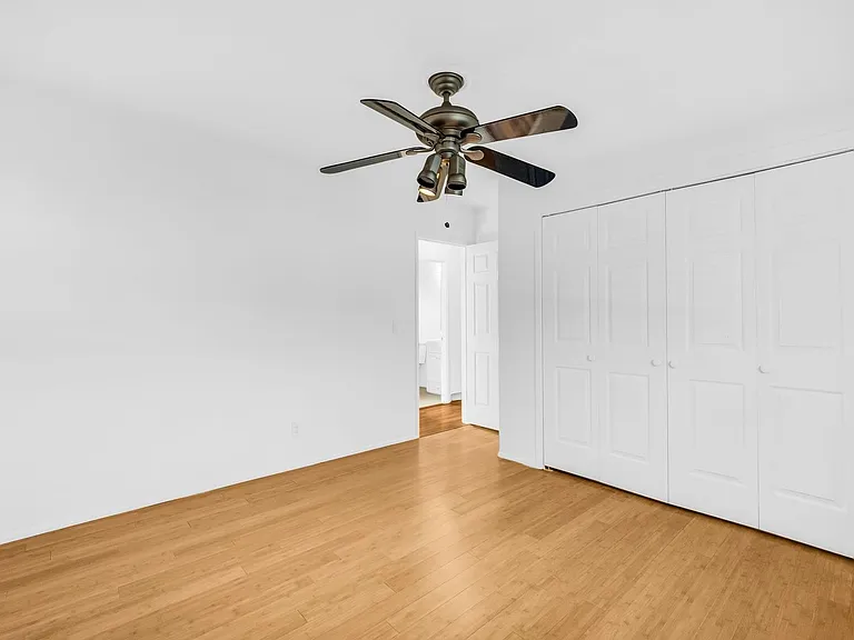 749 N Colonial Ave — Photo 11
