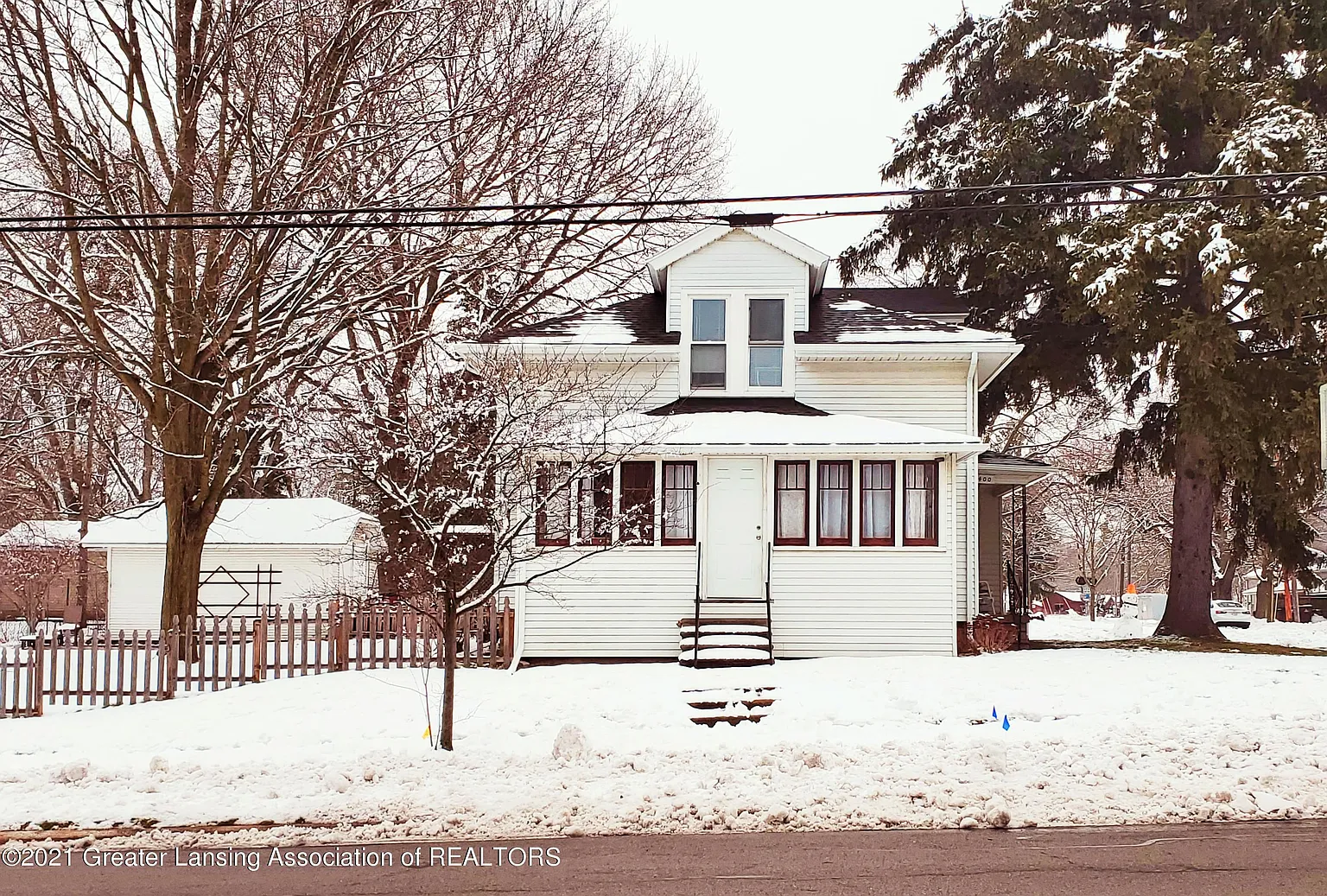 400 W Main St photo 1