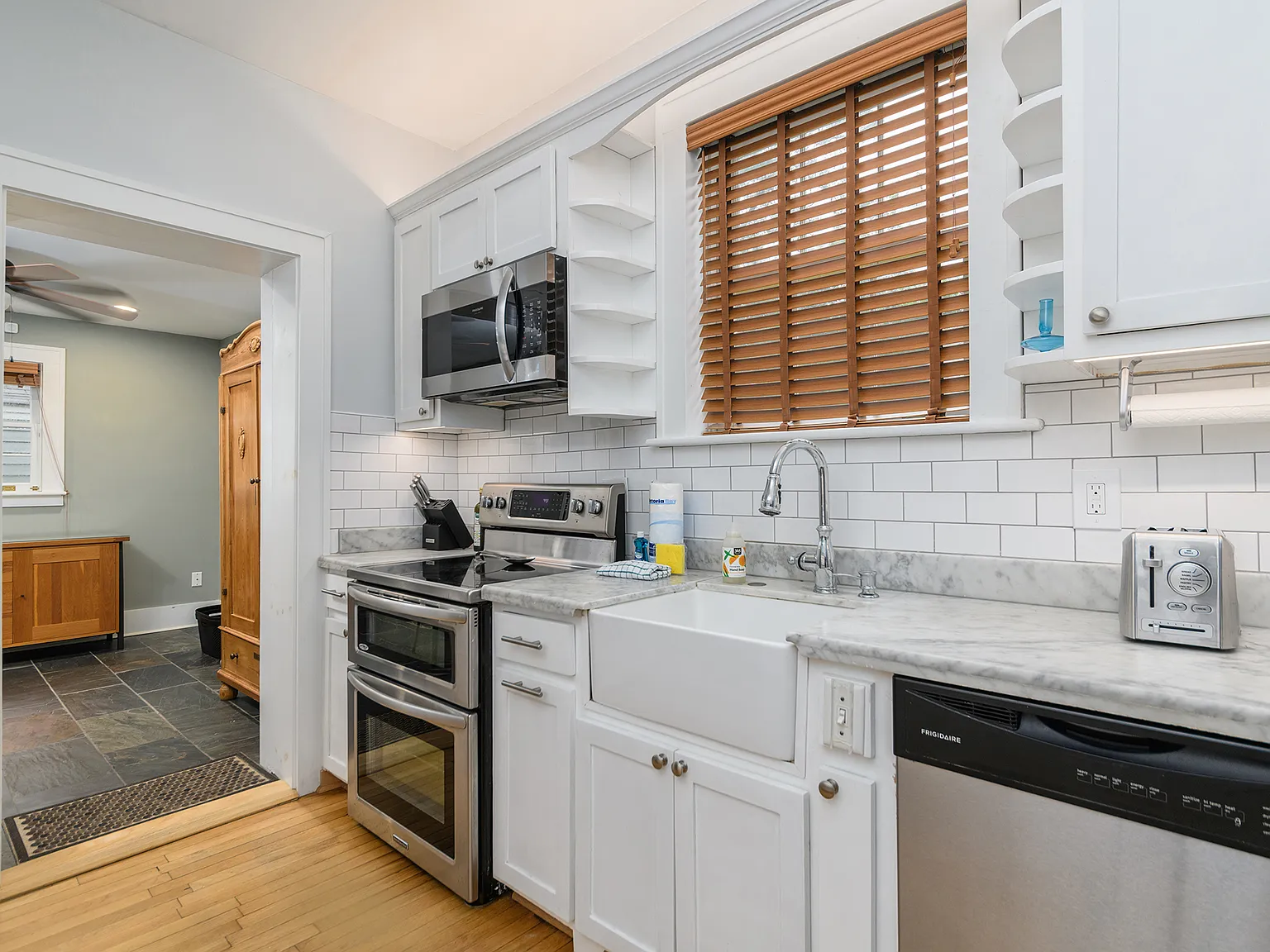 3 bed, 1914 sqft, $5,000 — Photo 3