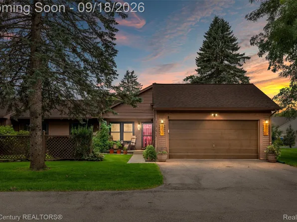 7746 Oakland Pl, Waterford, MI 48327