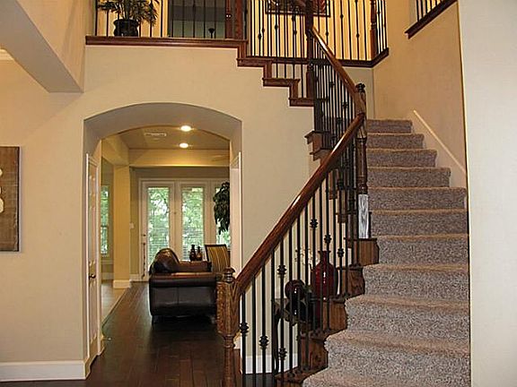 2nd image of 6504 Canyon Crest Dr