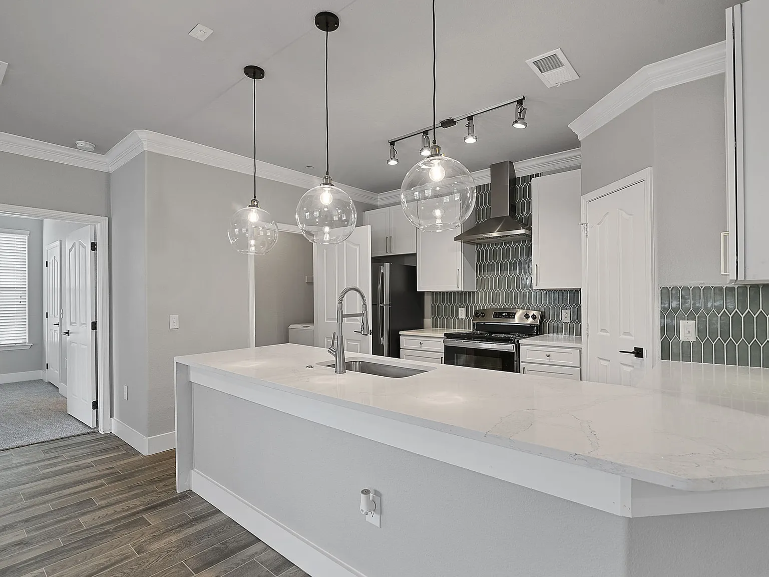 Seagrove — Photo 2