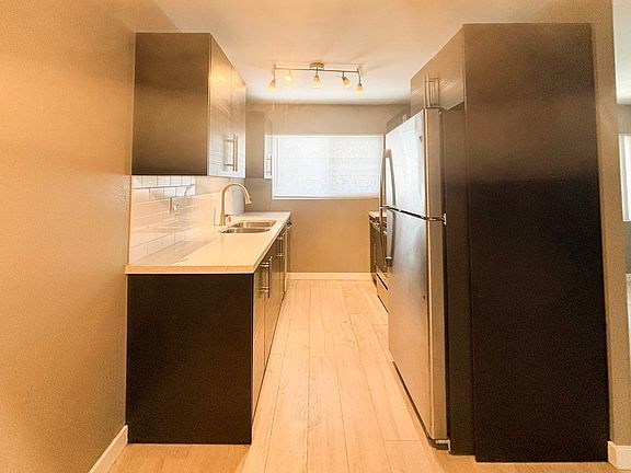 4th image of 3744 Bancroft St #8