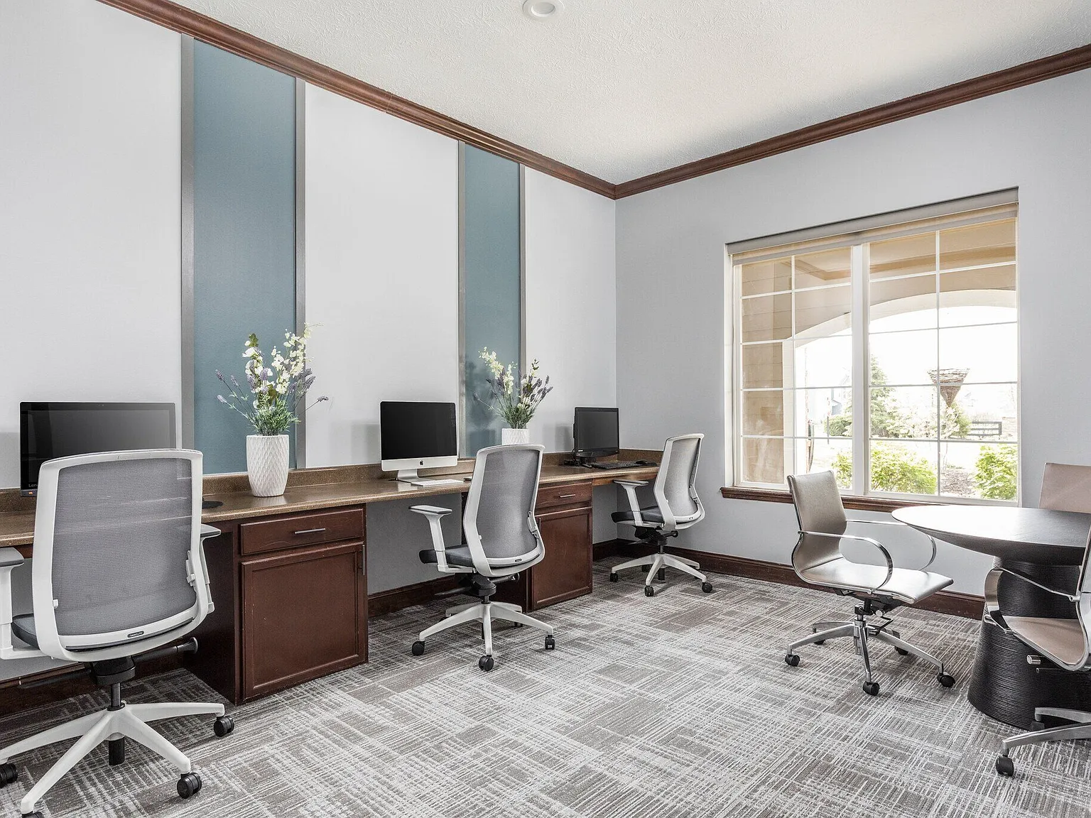 Maple Knoll Apartments — Photo 4