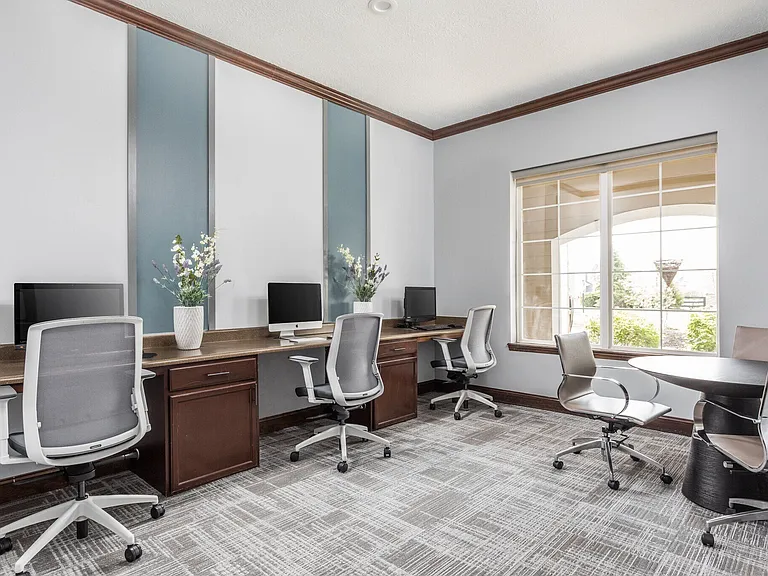 Maple Knoll Apartments — Photo 4