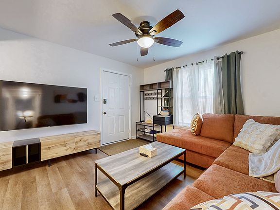 3rd image of 253 White Oak Rd APT C