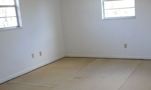 4th image of 1147 E Willow Run Dr