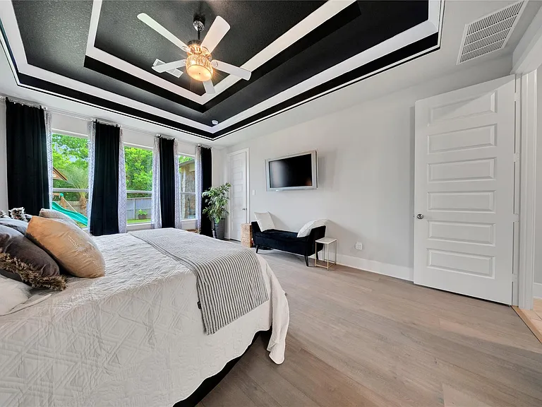 8826 Forest Side Dr — Photo 18