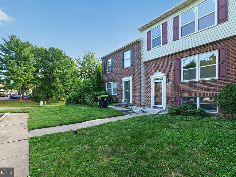 55 Oak Crest Ct — Photo 3
