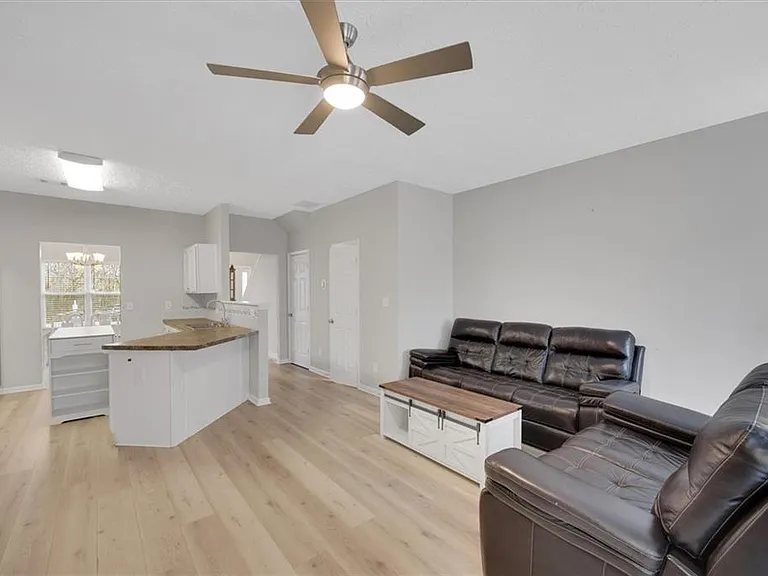 940 Tree Creek Blvd — Photo 19