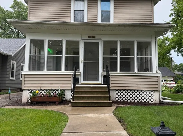 120-122 S Commonwealth Ave, Aurora, IL 60506