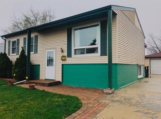 116 Willow Rd, Streamwood, IL 60107