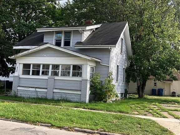 3rd image of 1009 W 18th St