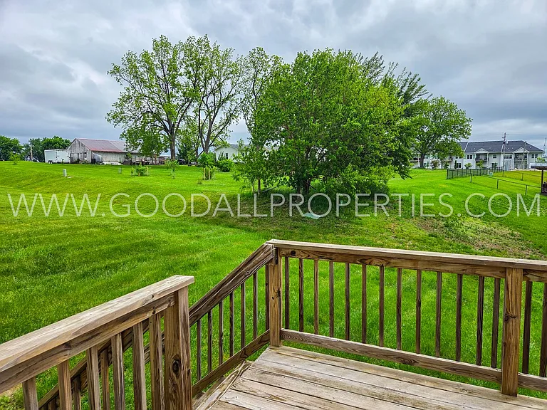 1306 Green Hills Dr — Photo 37