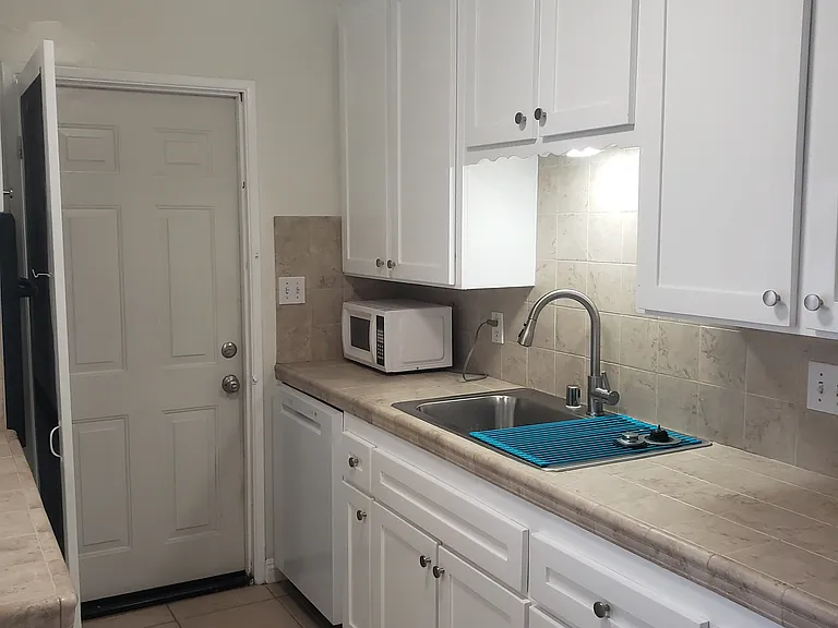 5820 Lauretta St — Photo 7