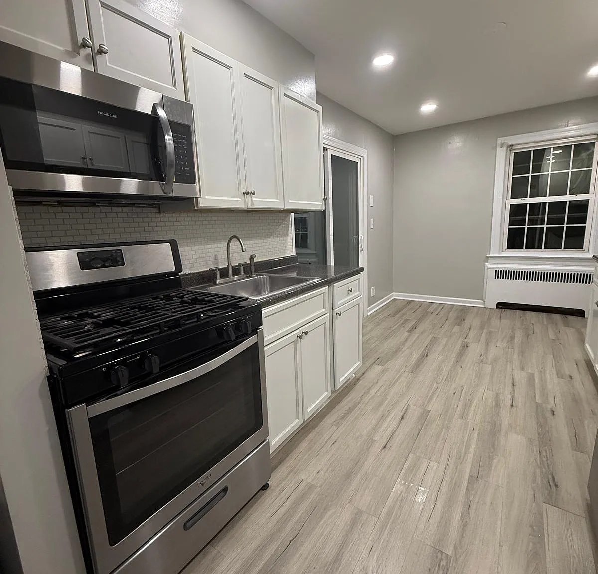 3 bed, 1400 sqft, $2,850 — Photo 1