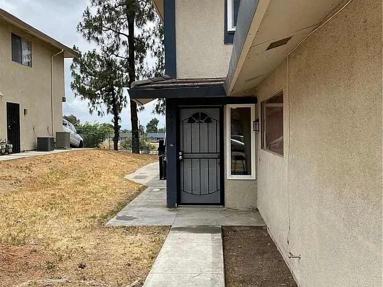 3457 Rainbow Ln — Photo 3