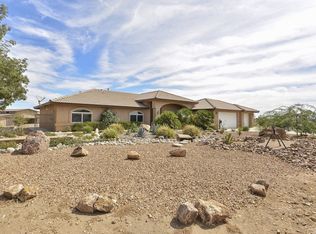 10824 Valencia St, Oak Hills, CA 92344