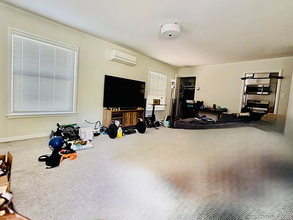 3rd image of 1502 Jasmine St #1502