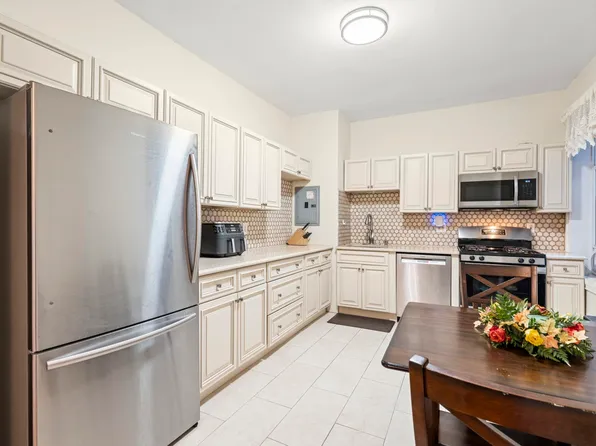 282 Magnolia Avenue image 8 of 24