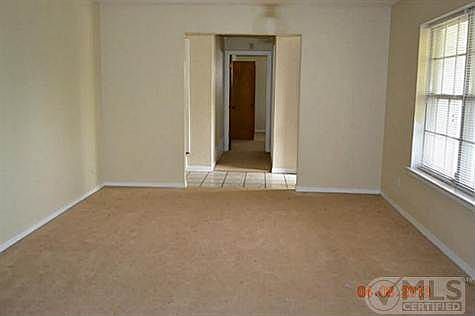 3rd image of 647 E Cherry St