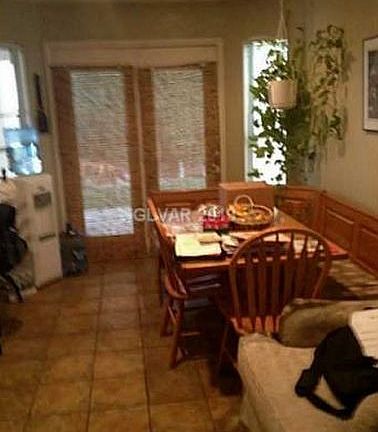 3rd image of 7440 Queen Palm Dr