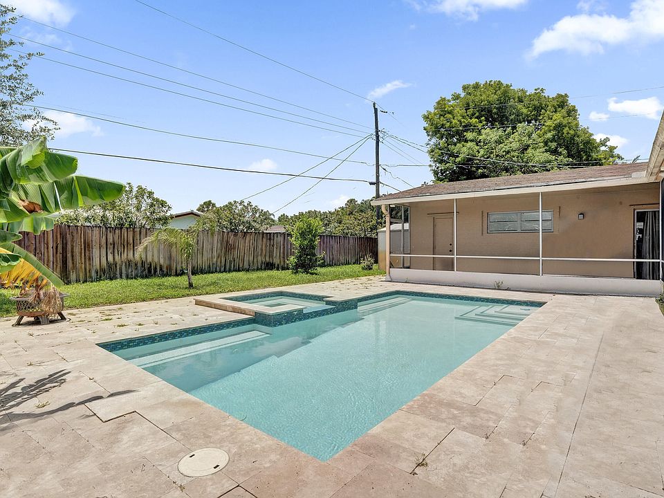 1st image of 811 NW 43rd Avenue