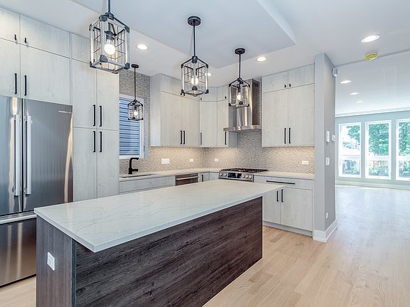 4th image of 1340 N Central Park Ave
