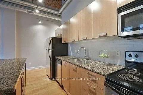 43 Hanna Ave #107 — Photo 8