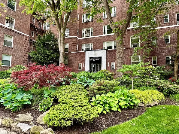 6909 108th St APT 312, Flushing, NY 11375