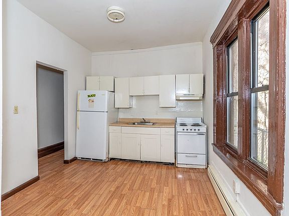 5th image of 115 Bostwick Ave
