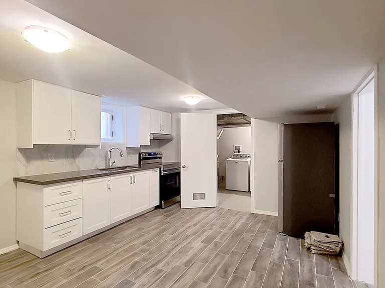 114 Empress Ave #LOWER — Photo 6