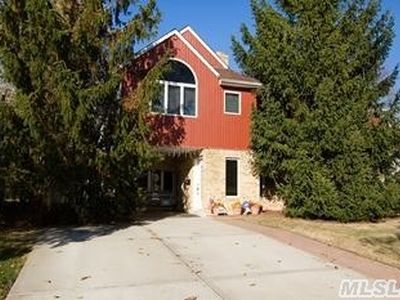 2051 Salisbury Park Dr, Westbury, NY, 11590
