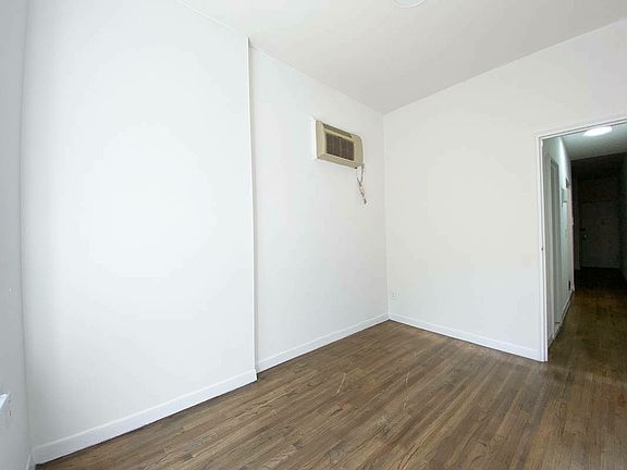 4th image of 214 E 85th St #4DD