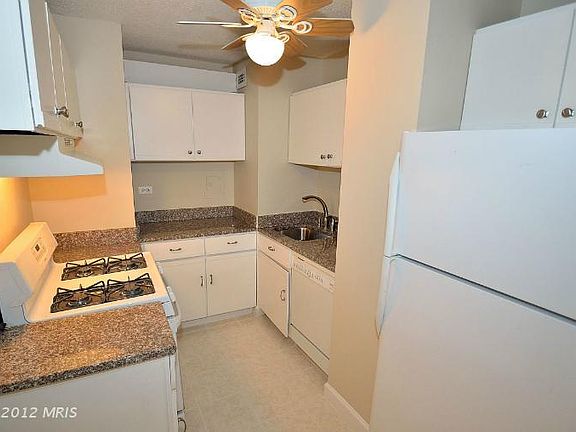 2nd image of 2030 N Adams St APT 1011