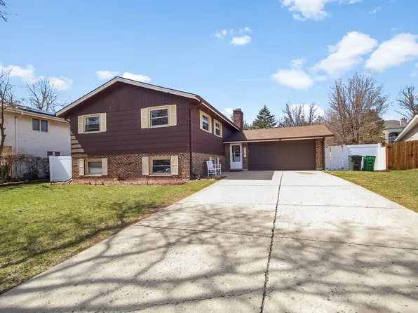 230 Millford Ln, Bloomingdale, IL 60108