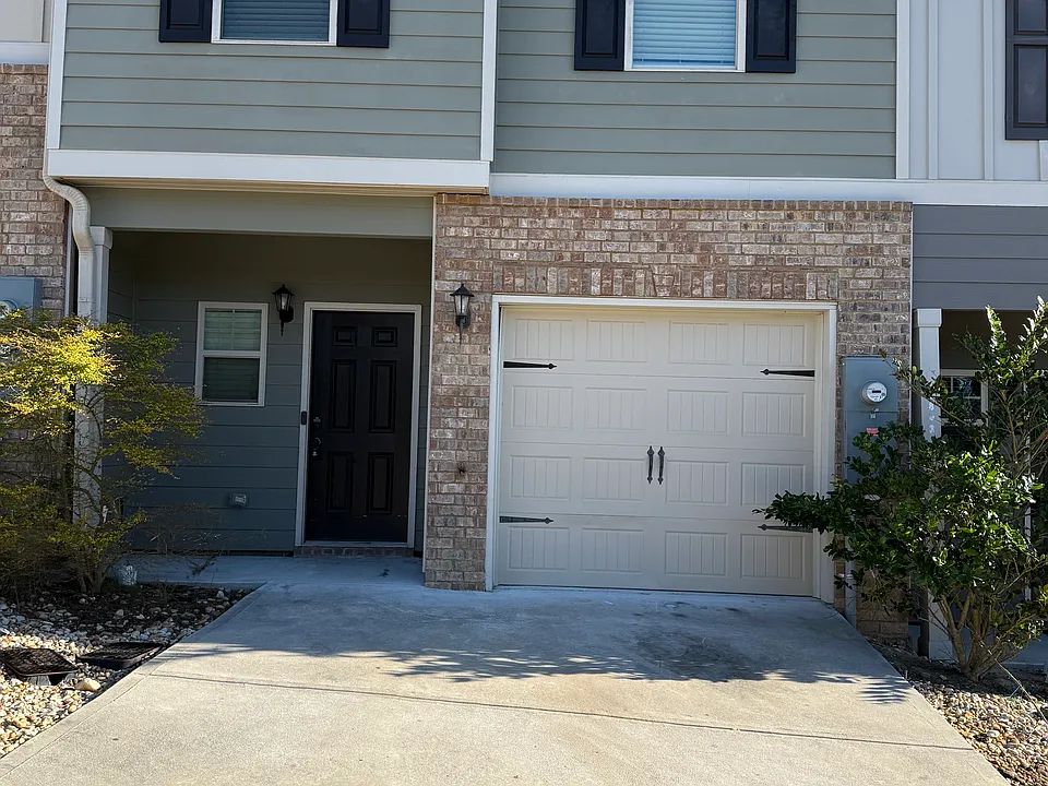 1805 Creel Ln