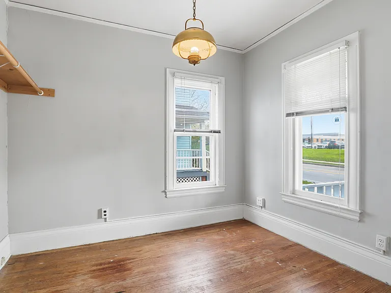1541 South Ave — Photo 8