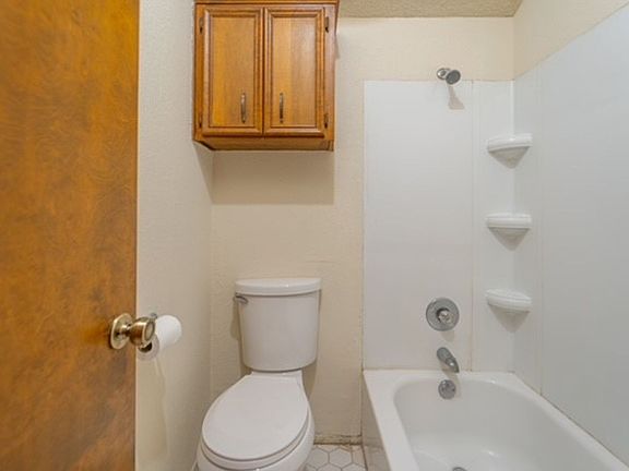 4th image of 7203 Memphis Ave APT B