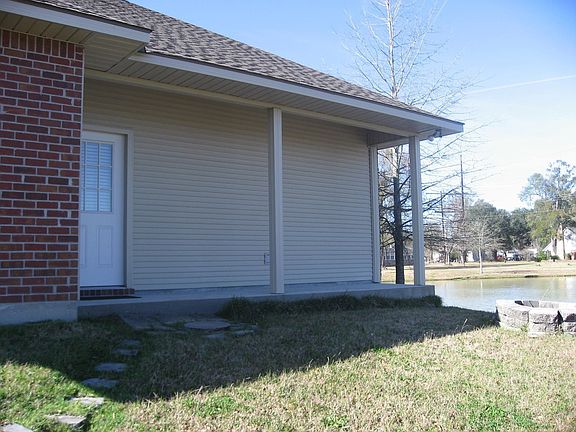 5th image of 11104 Garrett Dr