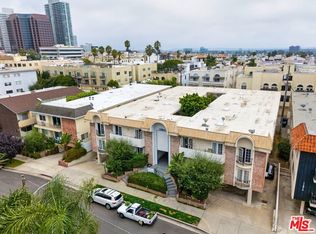 11964 Kiowa Ave, Los Angeles, CA 90049