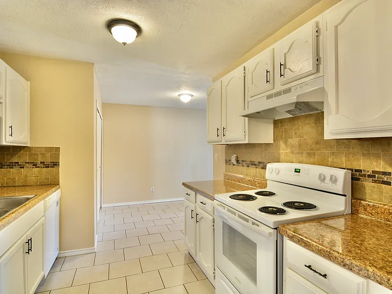 4133 Silverberry Ave — Photo 9