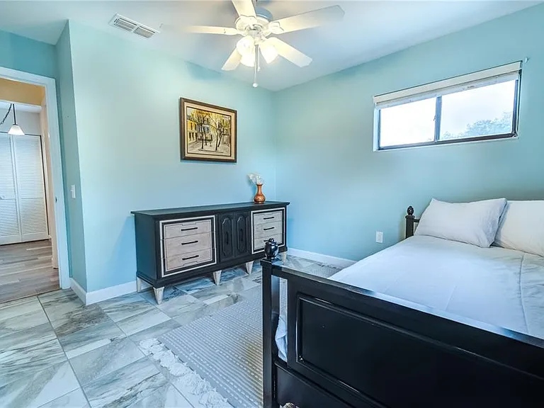 600 Carriage House Ln #201 — Photo 16