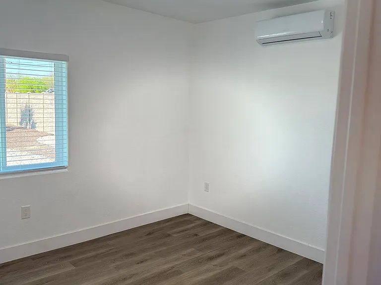 500 Meadow Ct — Photo 4