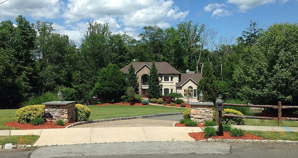 1st image of 86 N Lorna Ln
