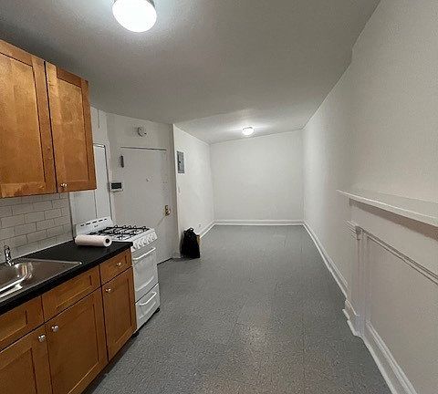 4th image of 1873 2nd Ave APT 9