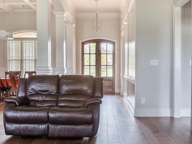 902 Abingdon Cv — Photo 10