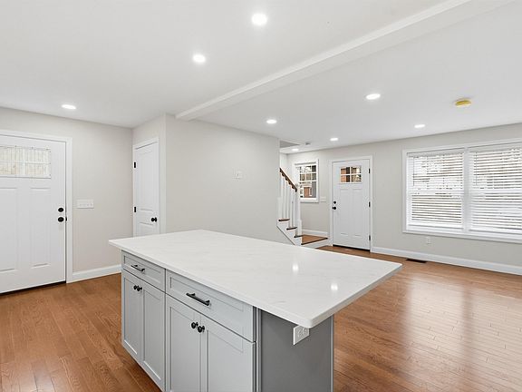 5th image of 24 Daytona St