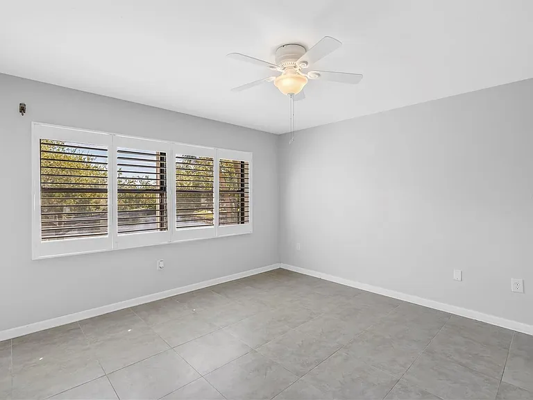 1320 Pasadena Ave S #203 — Photo 12