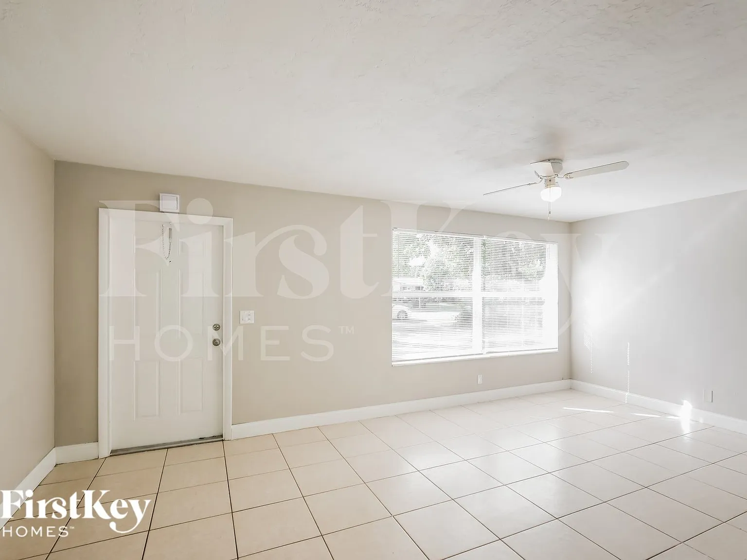 3 bed, 2.0 bath, 1387 sqft, $3,085 — Photo 3